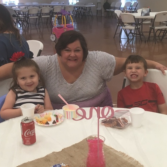 Meet your Posher, Charna - Picture 2 of 3